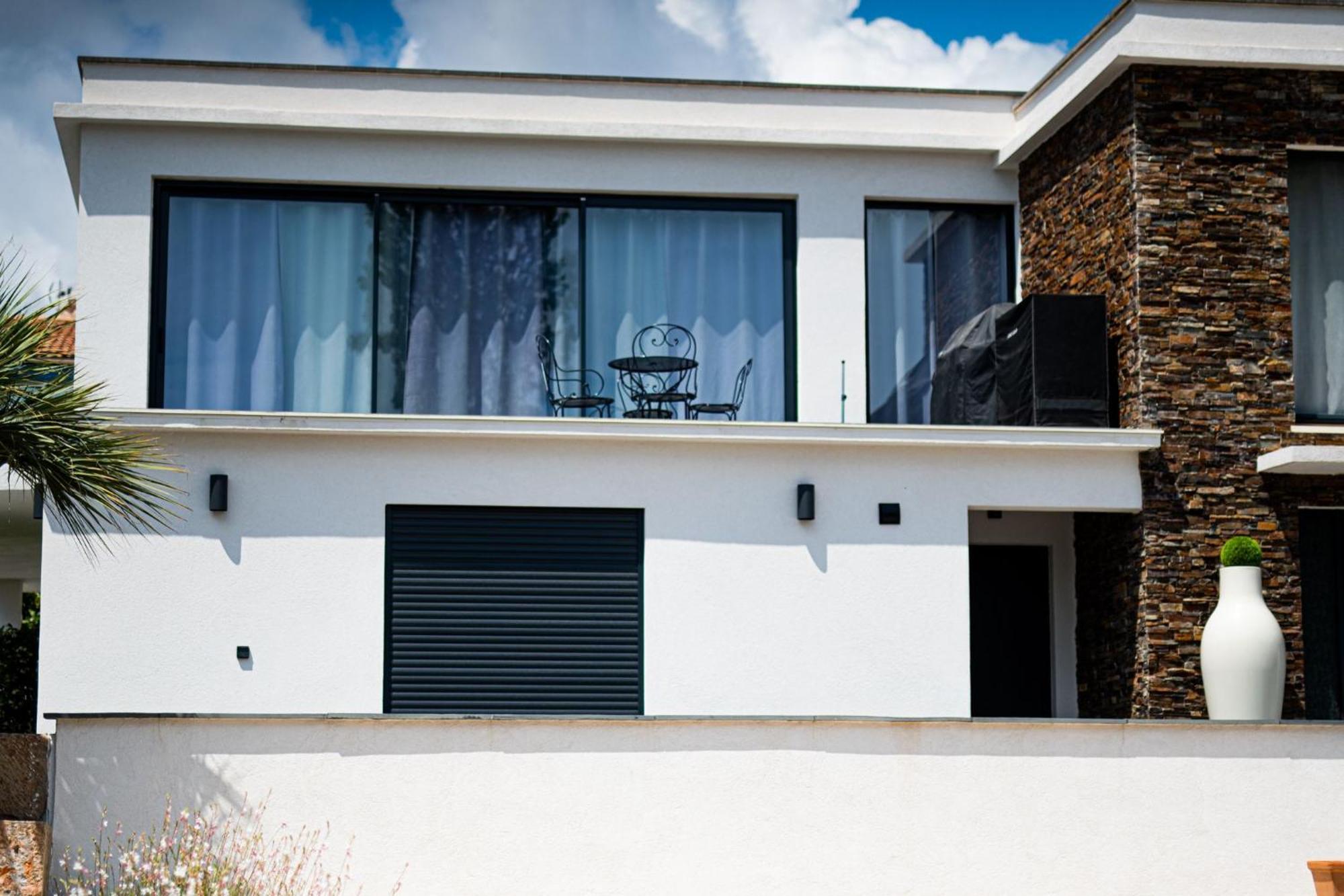 Appartement De Caractere Avec Jacuzzi เฟรฌูส ภายนอก รูปภาพ