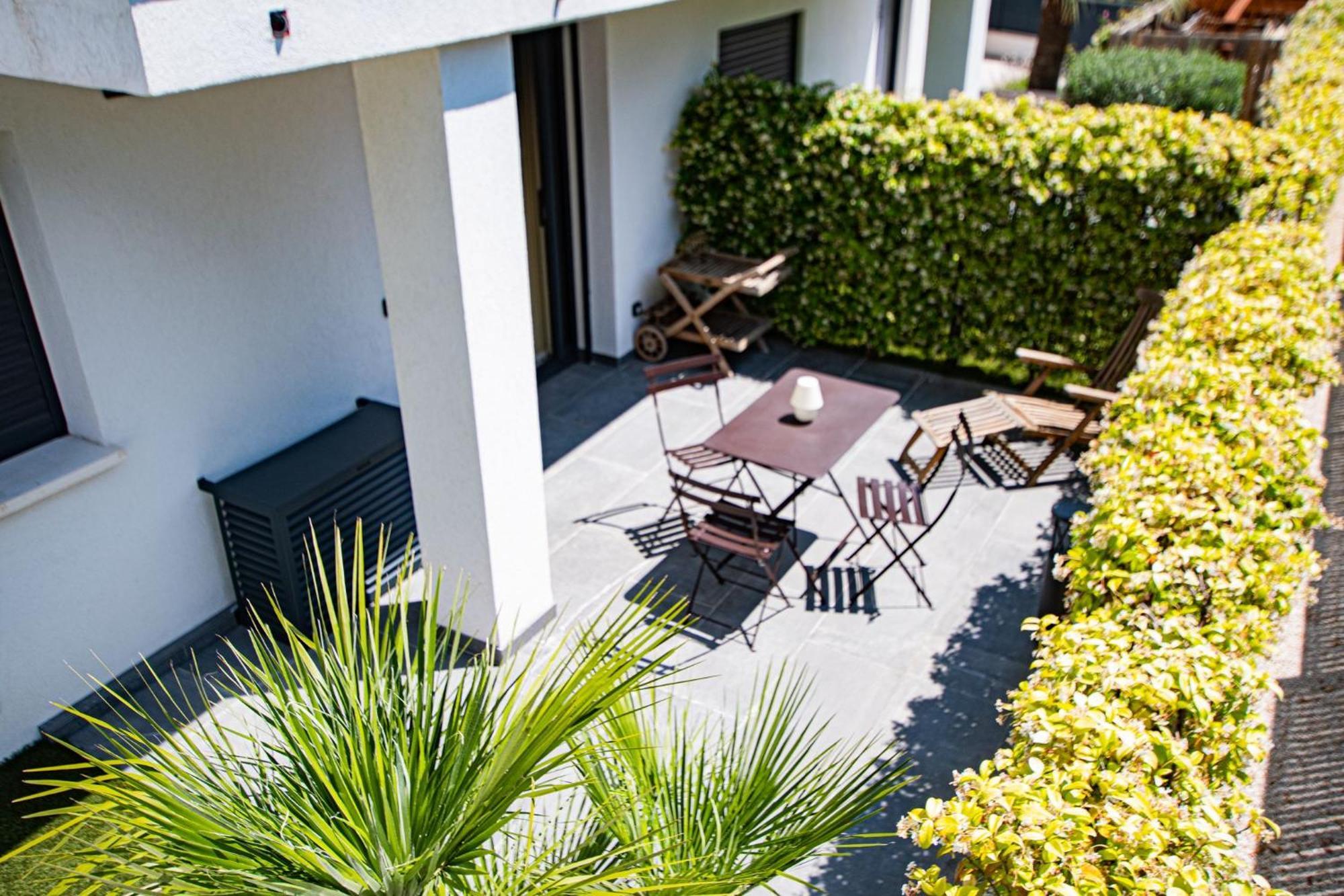 Appartement De Caractere Avec Jacuzzi เฟรฌูส ภายนอก รูปภาพ